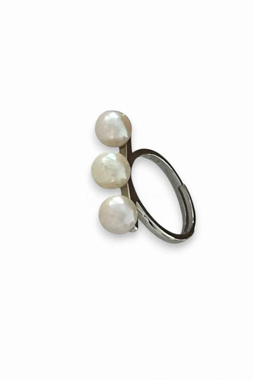 Equilibrium Pearl Ring