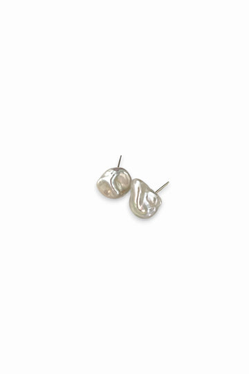 Solo Keshi Pearl Earrings